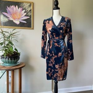 Velvet look/ Floral pattern Anthropologie Wrap Around Dress